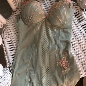 Beautiful Feminine Queens Lab Camisole